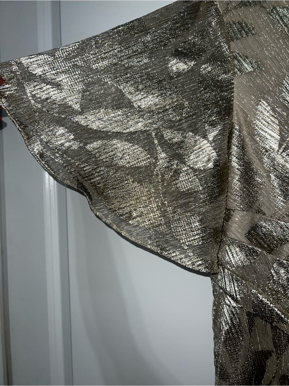 Adrianna Papell Women's Foil Leaf Flutter-Sleeve Draped Gown sz8 - Picture 4 of 9